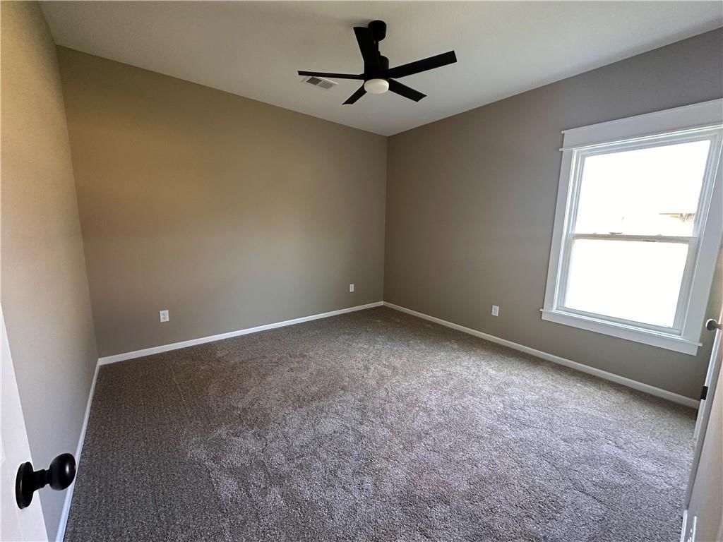 1104 S Oak Street — photo 7