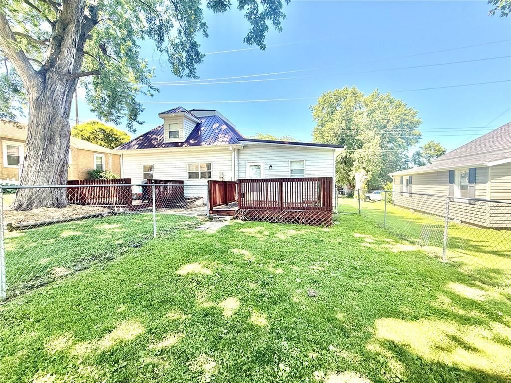 1316 E 2nd Street — photo 3