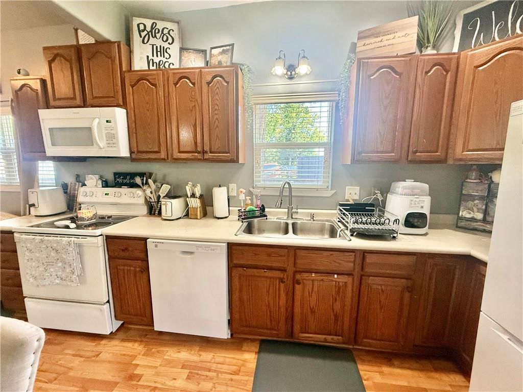1316 E 2nd Street — photo 9
