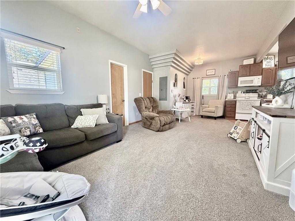 1316 E 2nd Street — photo 12