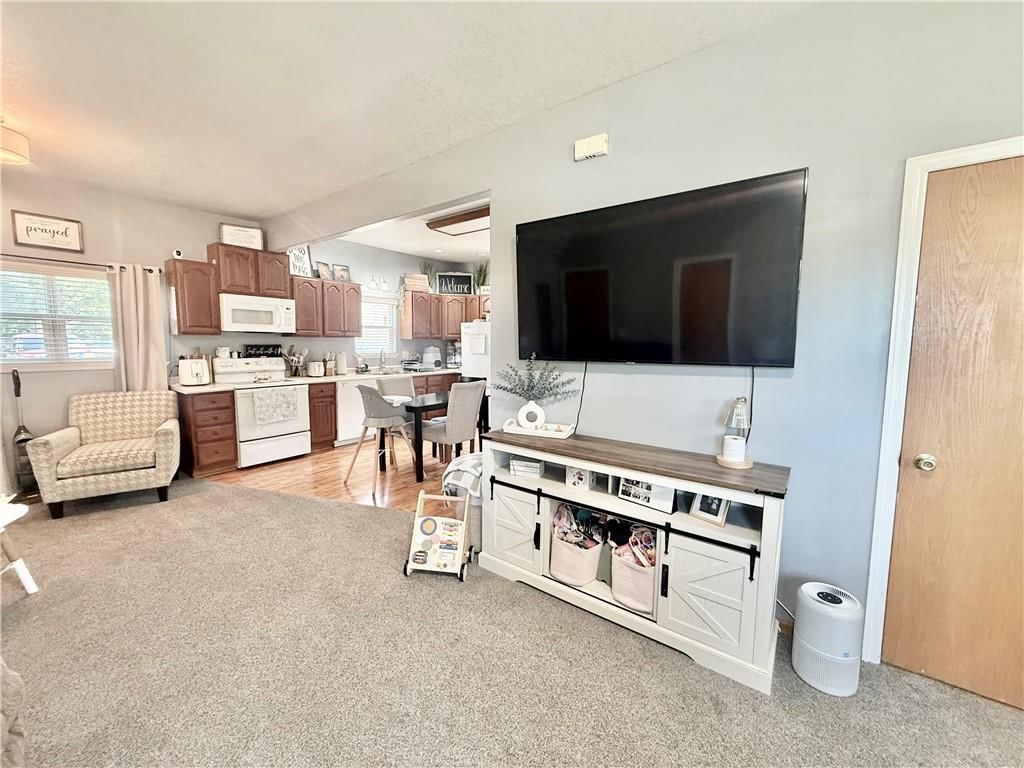 1316 E 2nd Street — photo 15