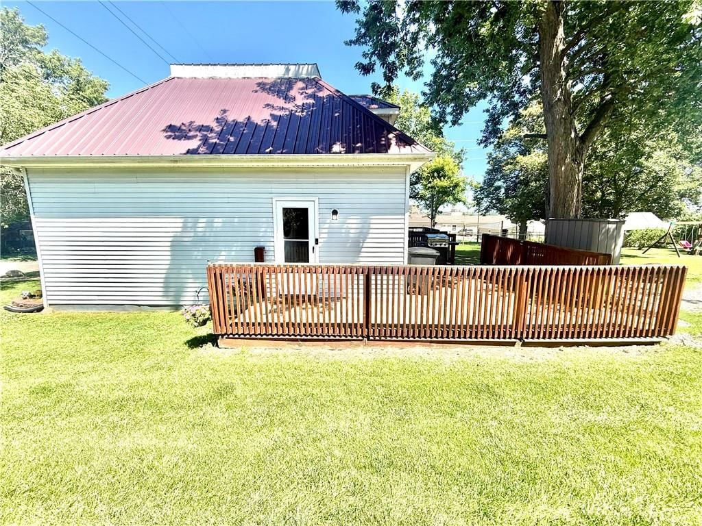 1316 E 2nd Street — photo 31