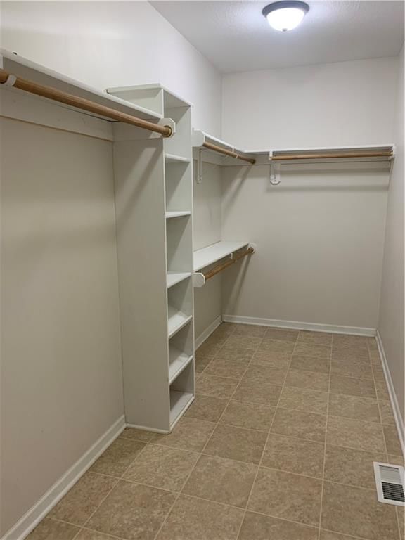 1311 Country Club Drive — photo 8