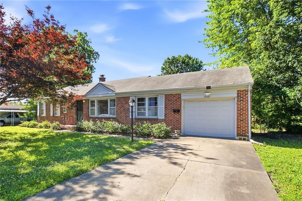 10101 E 69TH Street, Raytown, MO