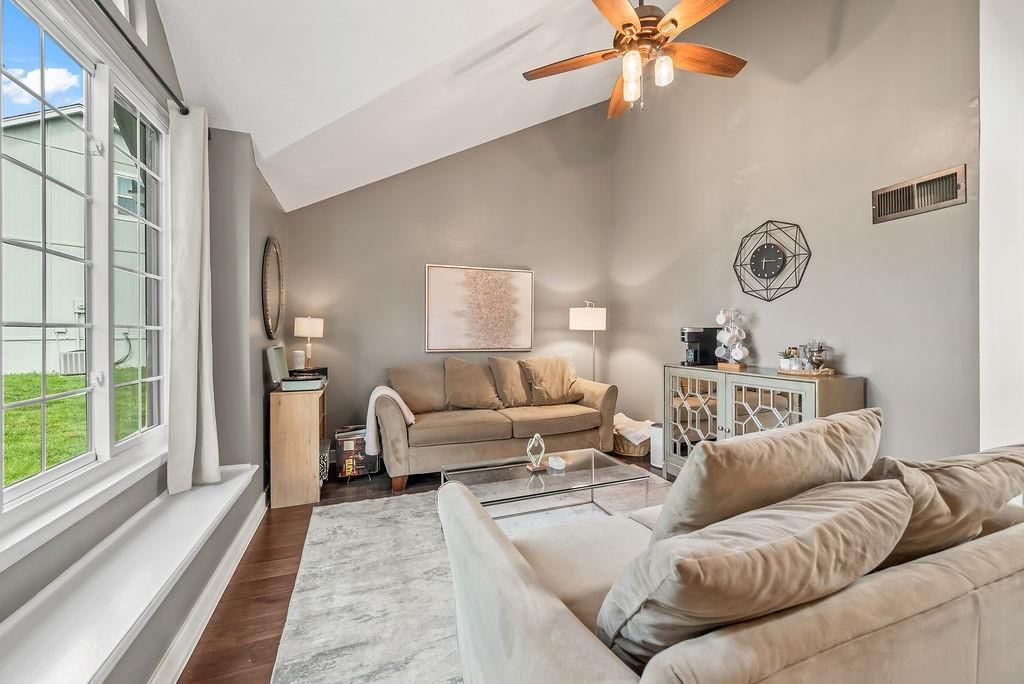 4208 NW Jonathan Court — photo 10