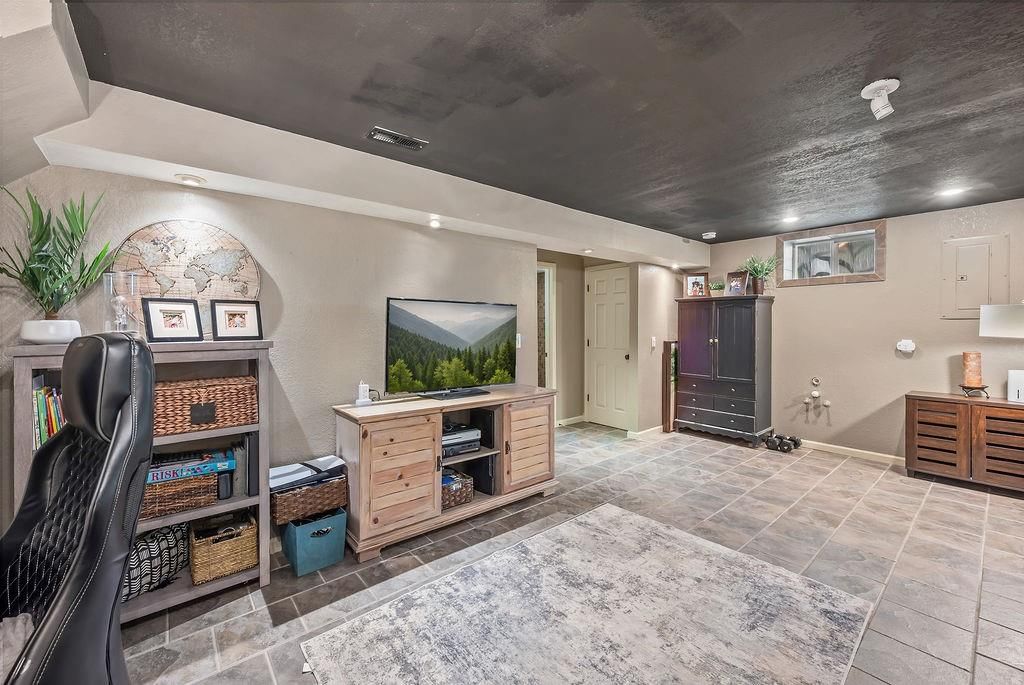 4208 NW Jonathan Court — photo 27