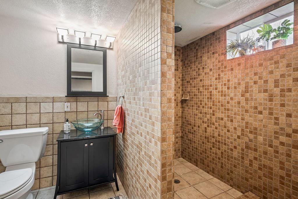4208 NW Jonathan Court — photo 29