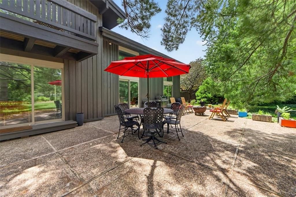 1024 Huntington Road — photo 73