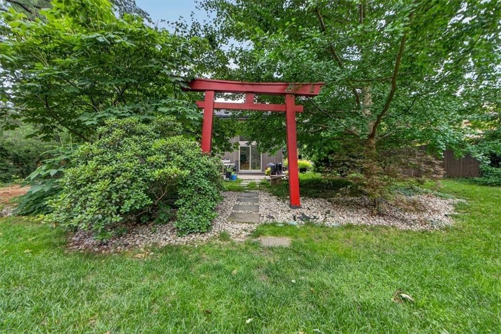 1024 Huntington Road — photo 77