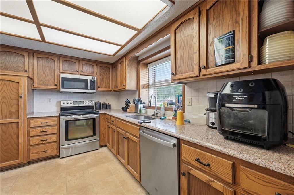 9017 CRESCENT Court — photo 11