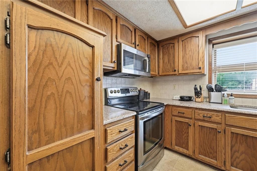 9017 CRESCENT Court — photo 12