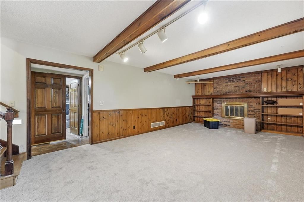 9017 CRESCENT Court — photo 25