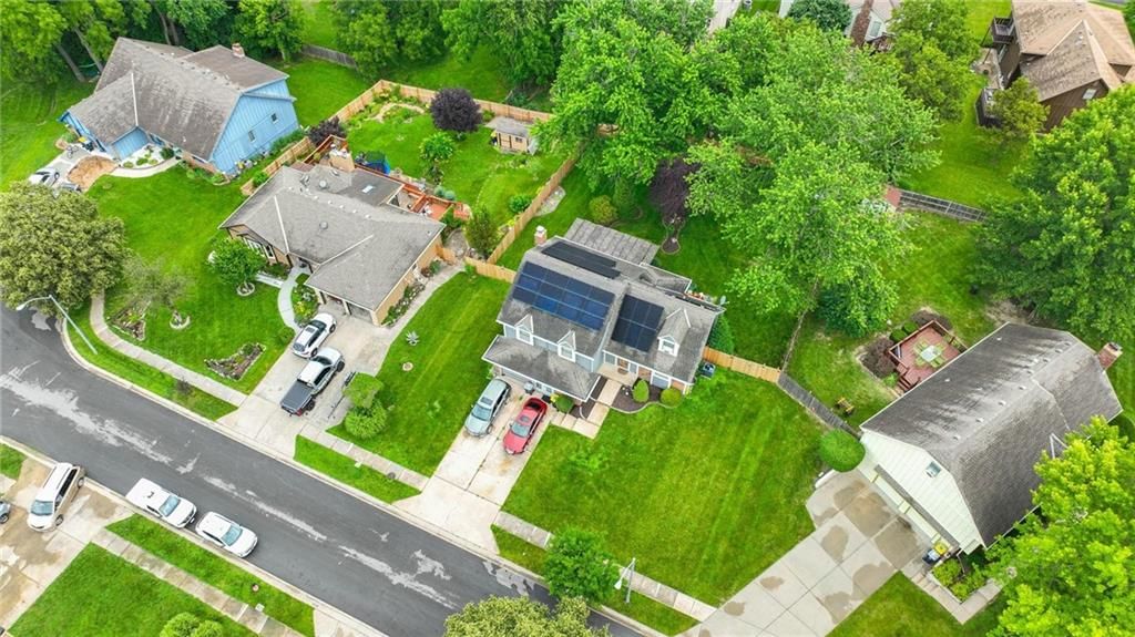 9017 CRESCENT Court — photo 41