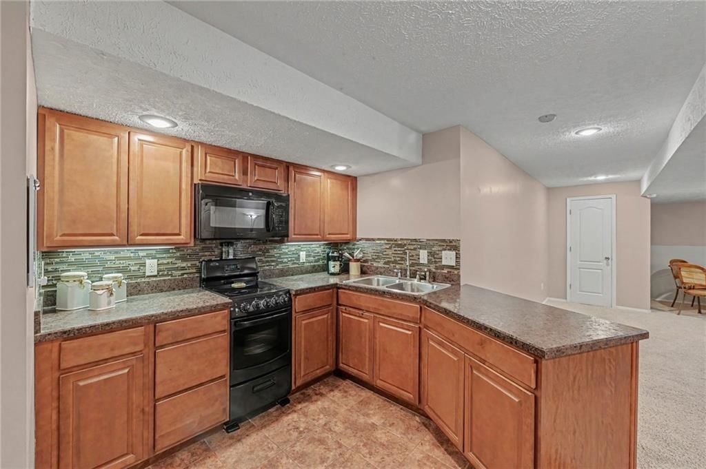 13891 S Kaw Street — photo 32