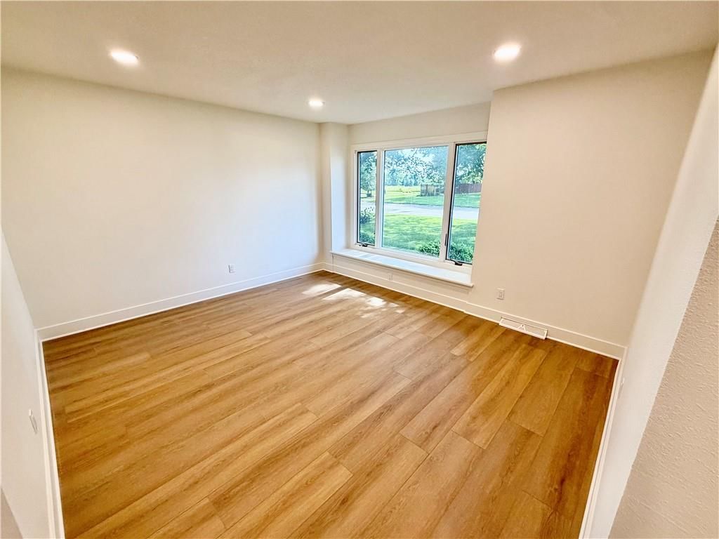1001 Country Club Drive — photo 6