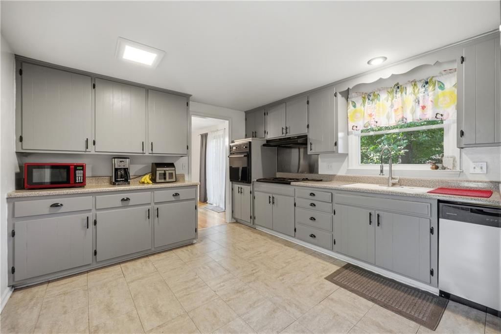 10217 W 91st Street — photo 9