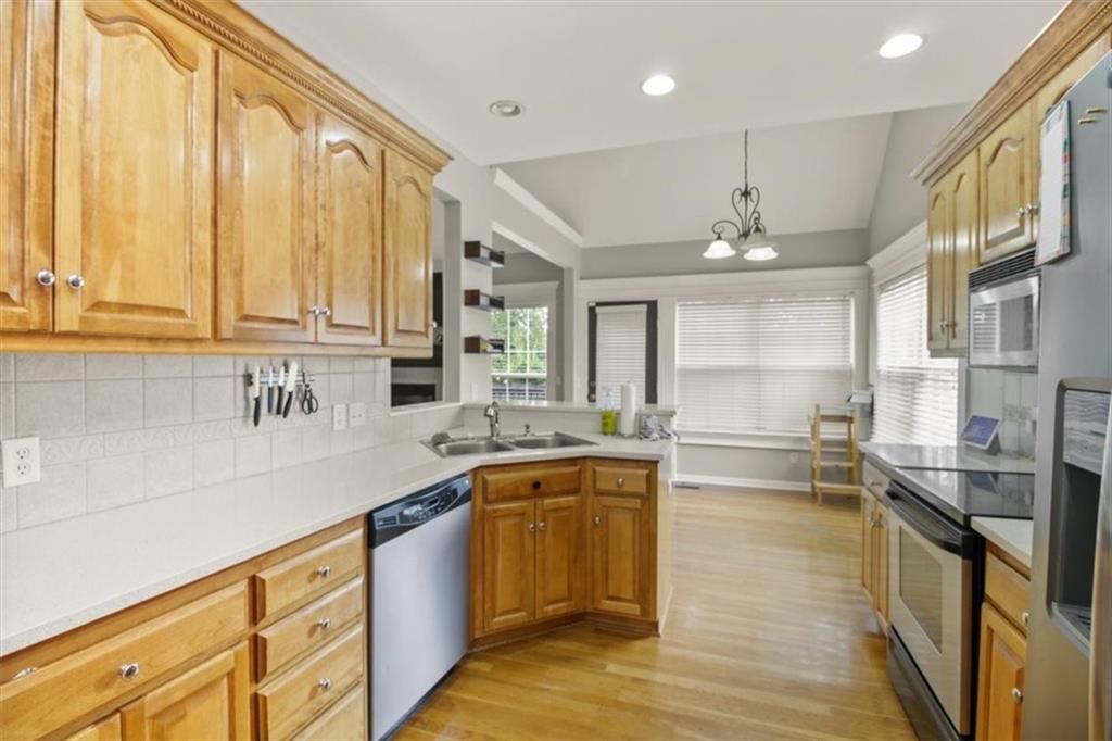 4403 Kensington Drive — photo 11