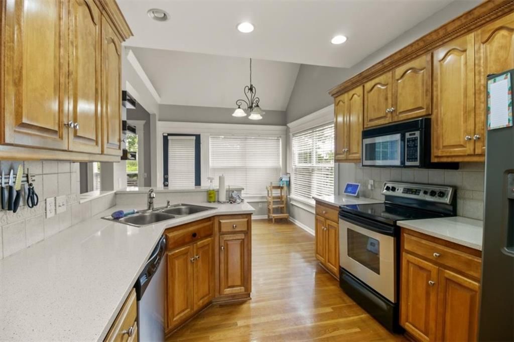 4403 Kensington Drive — photo 12