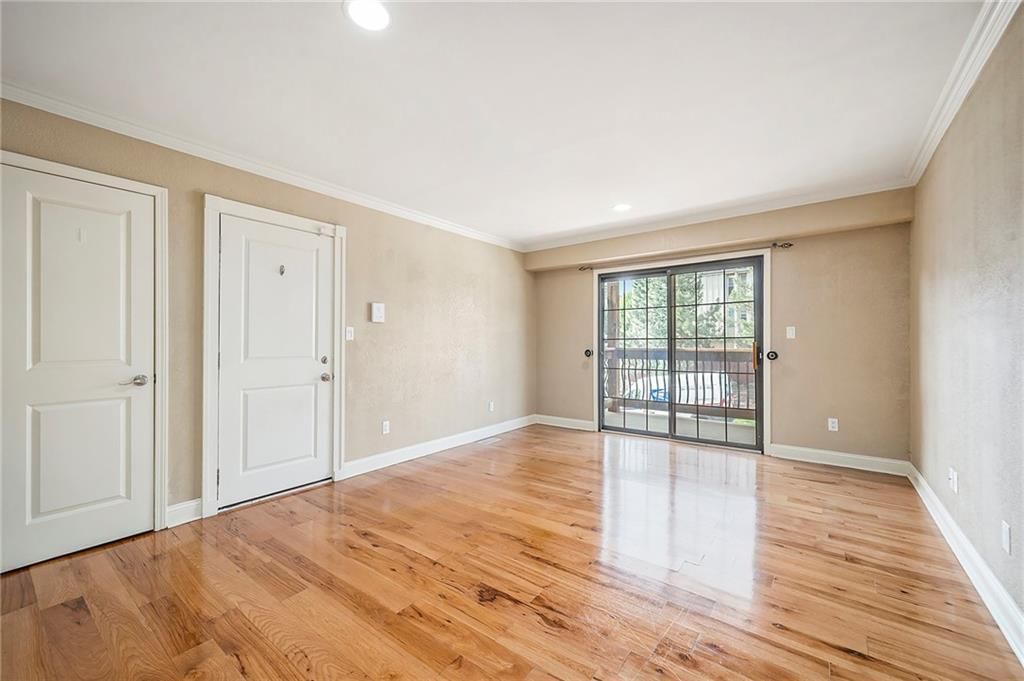 1104 W 46th Street — photo 5