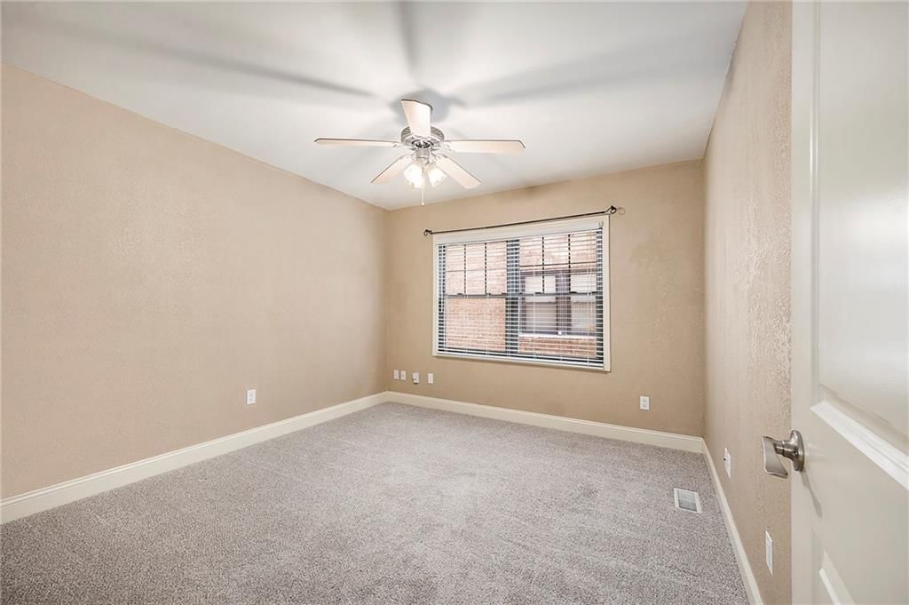 1104 W 46th Street — photo 12