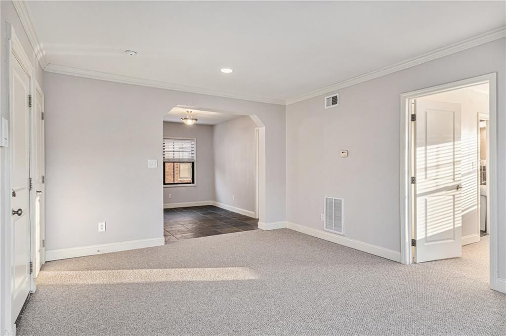 1104 W 46th Street — photo 20