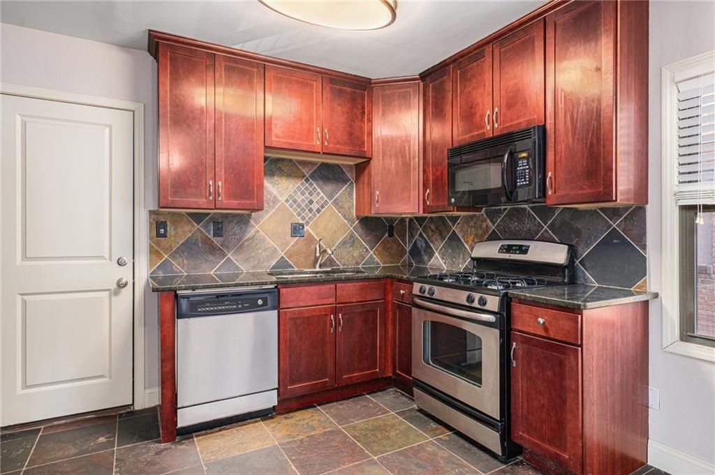 1104 W 46th Street — photo 23