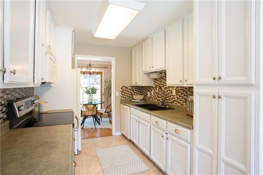 8878 Westbrooke Drive — photo 11