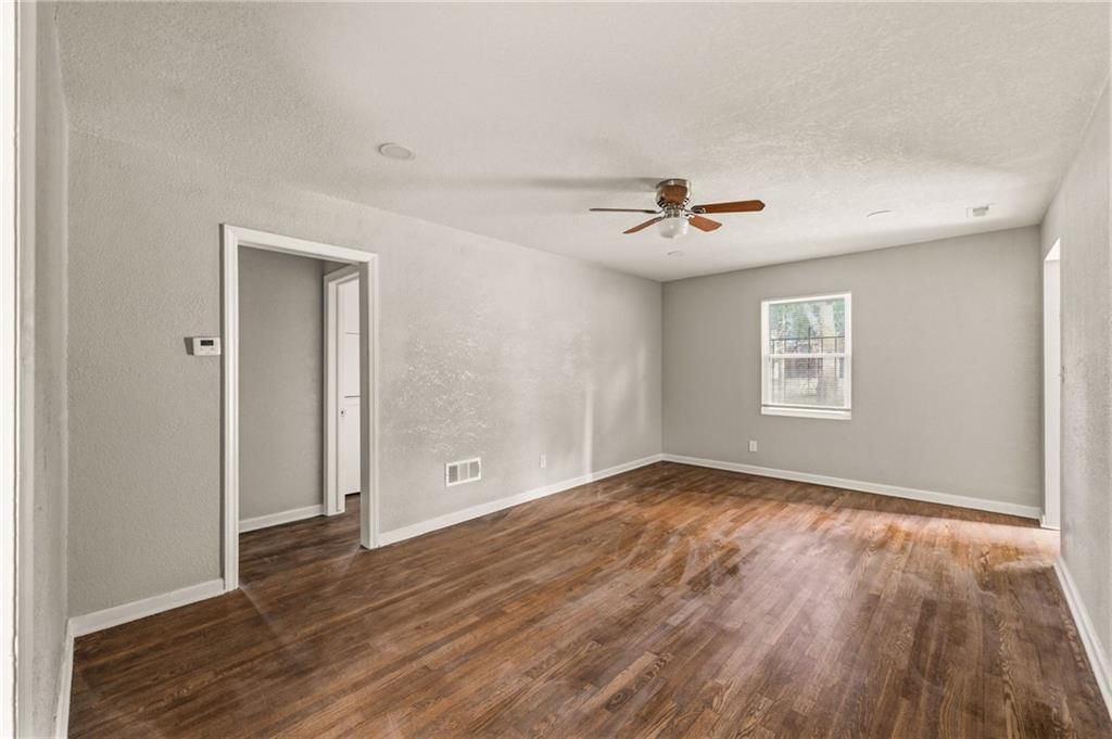 2300 E 55th Street — photo 13