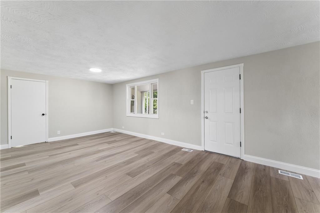 11225 E 14th Street — photo 4