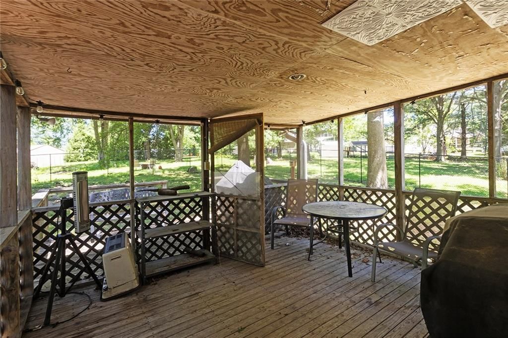 1228 Town And Country Lane — photo 34