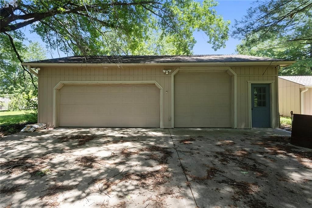 1228 Town And Country Lane — photo 40