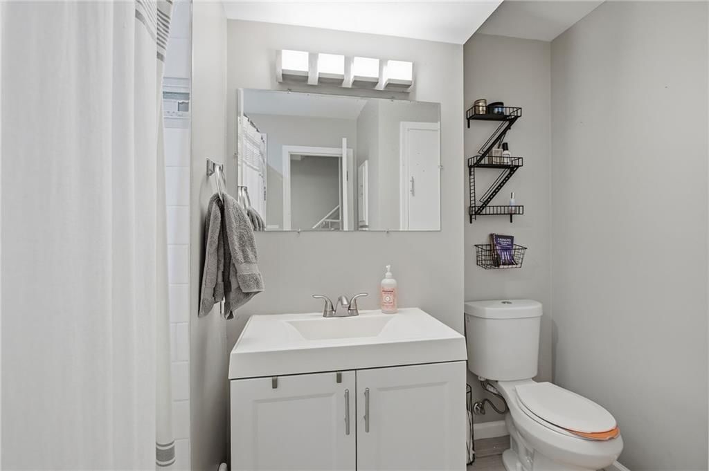 1109 Queens Place — photo 31