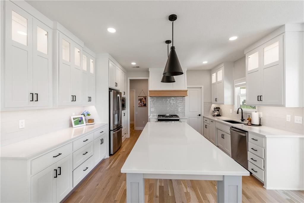 2310 SW Serena Place — photo 2