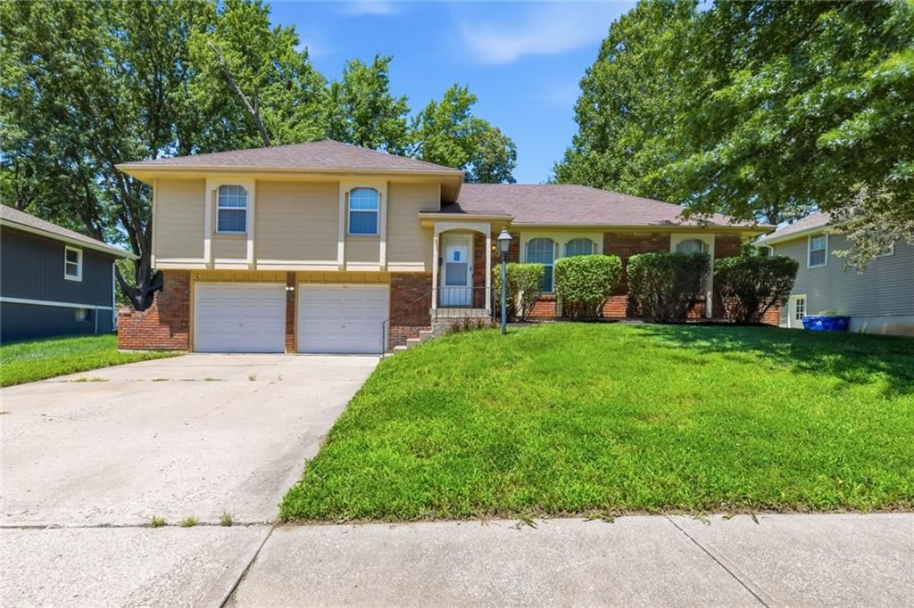 7408 E 127th Place, Grandview, MO