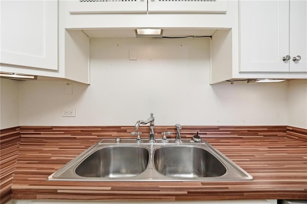 310 W 49th Street — photo 14