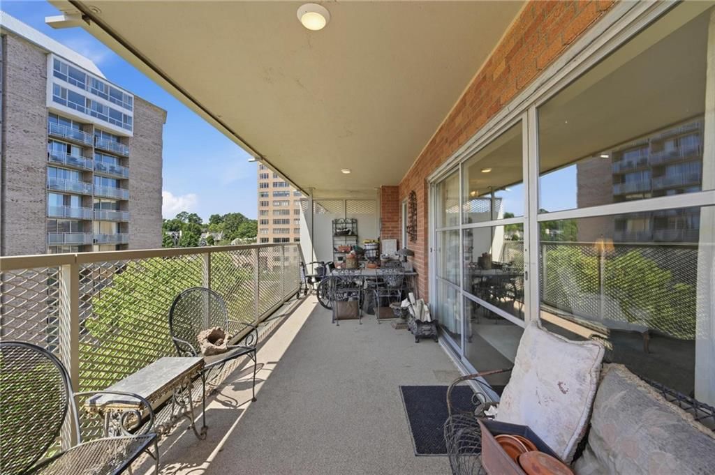 310 W 49th Street — photo 26