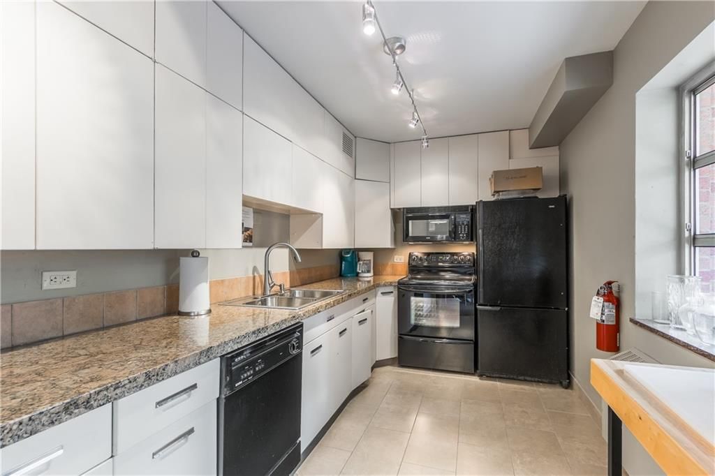 310 W 49th Street — photo 34