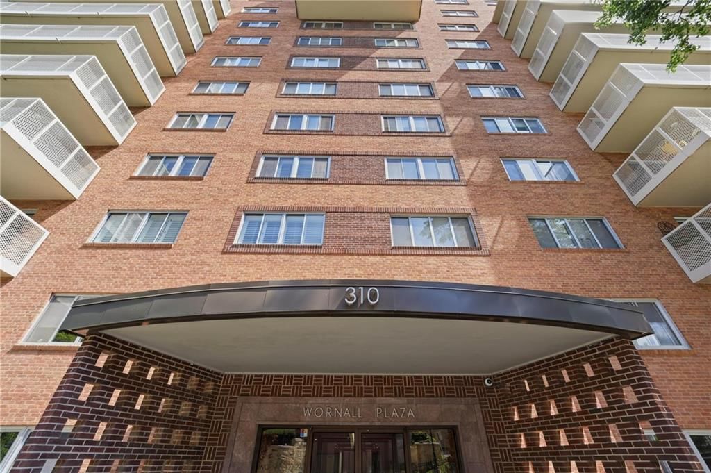 310 W 49th Street — photo 37