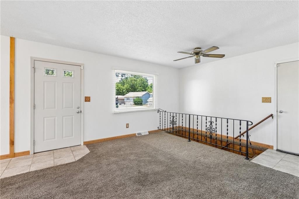 1011 S scott Avenue — photo 4