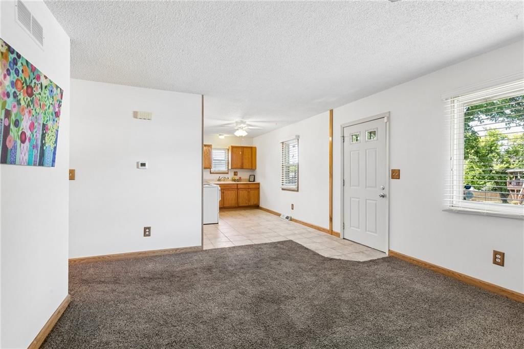 1011 S scott Avenue — photo 7