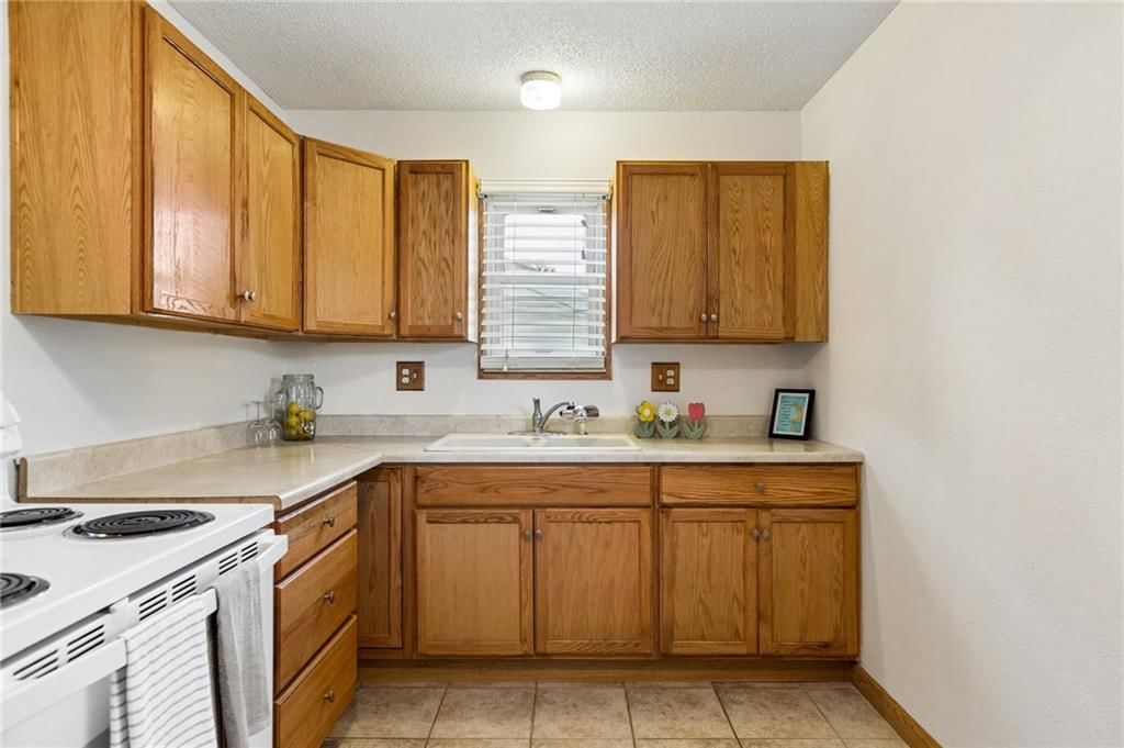 1011 S scott Avenue — photo 10