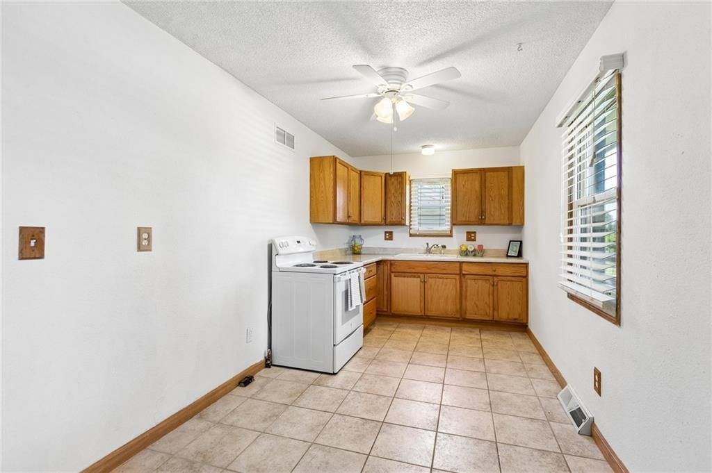 1011 S scott Avenue — photo 12
