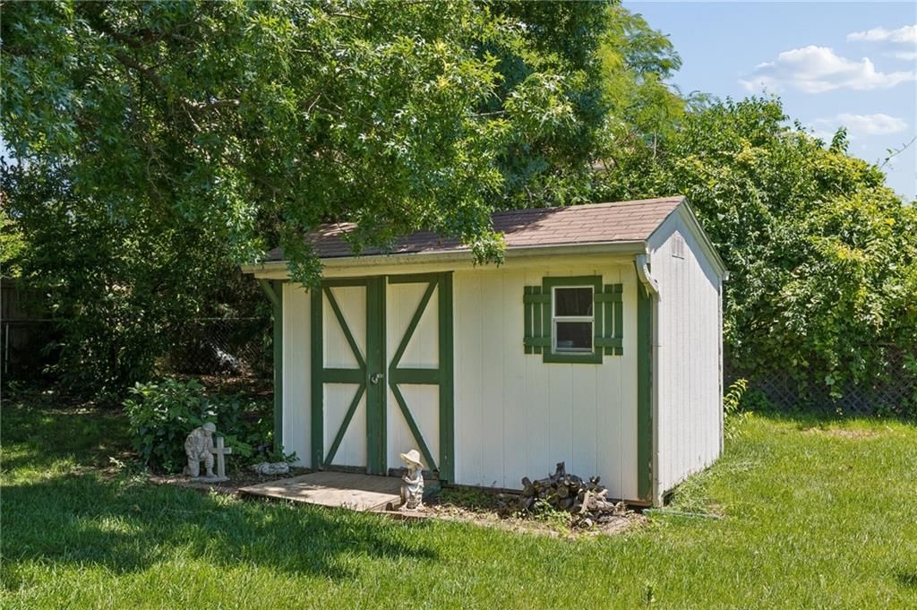 1011 S scott Avenue — photo 30