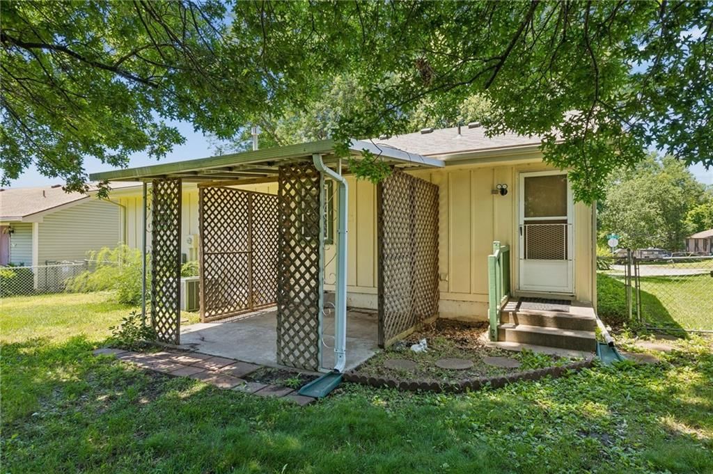 1011 S scott Avenue — photo 31