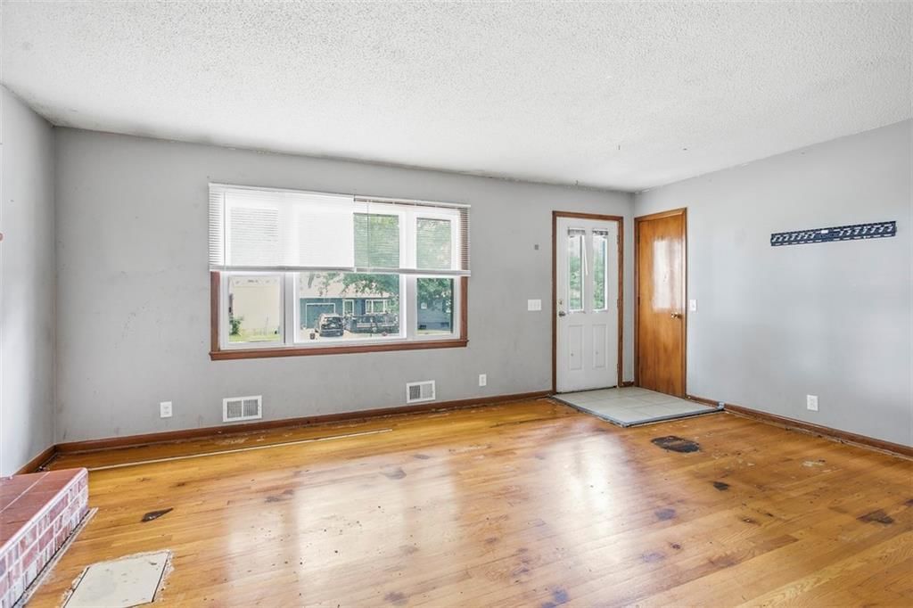 7104 N Olive Street — photo 4
