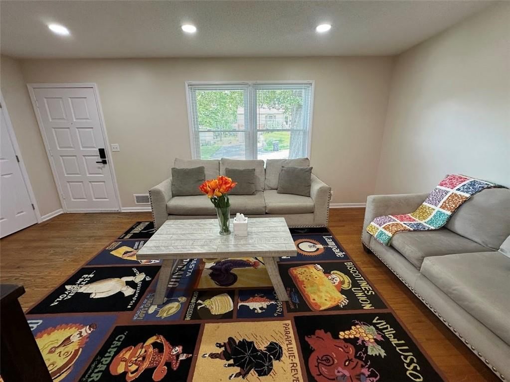 7337 Norton Avenue — photo 4