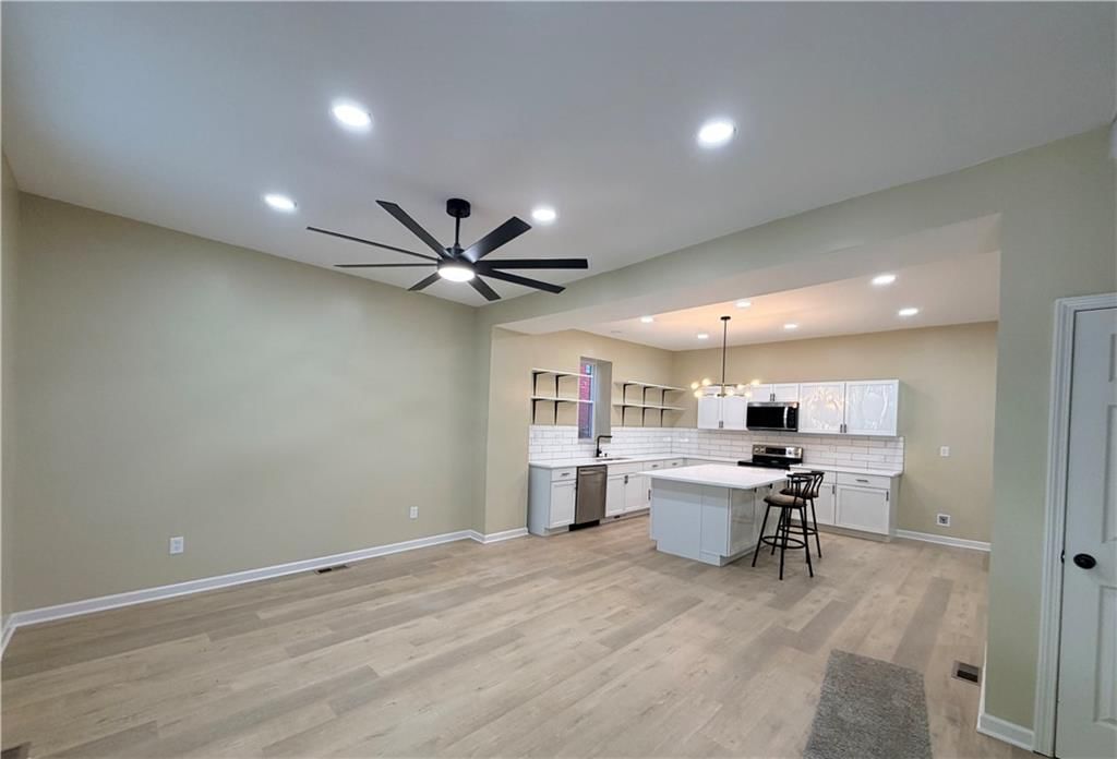 2450 Olive Street — photo 4