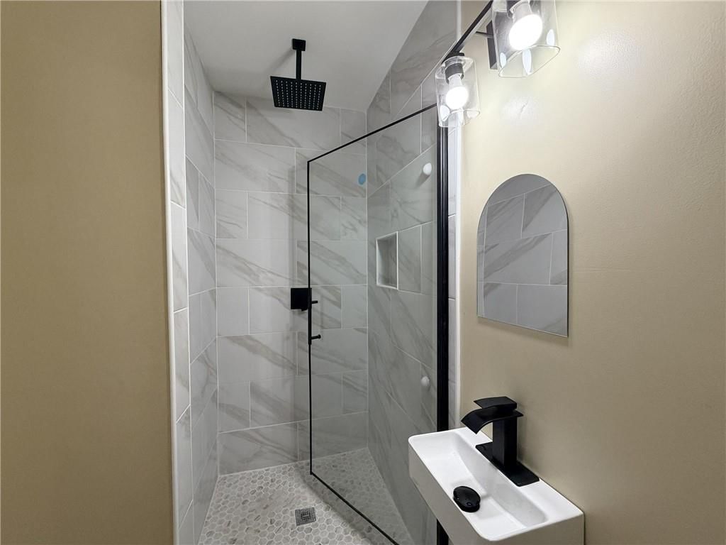 2450 Olive Street — photo 9