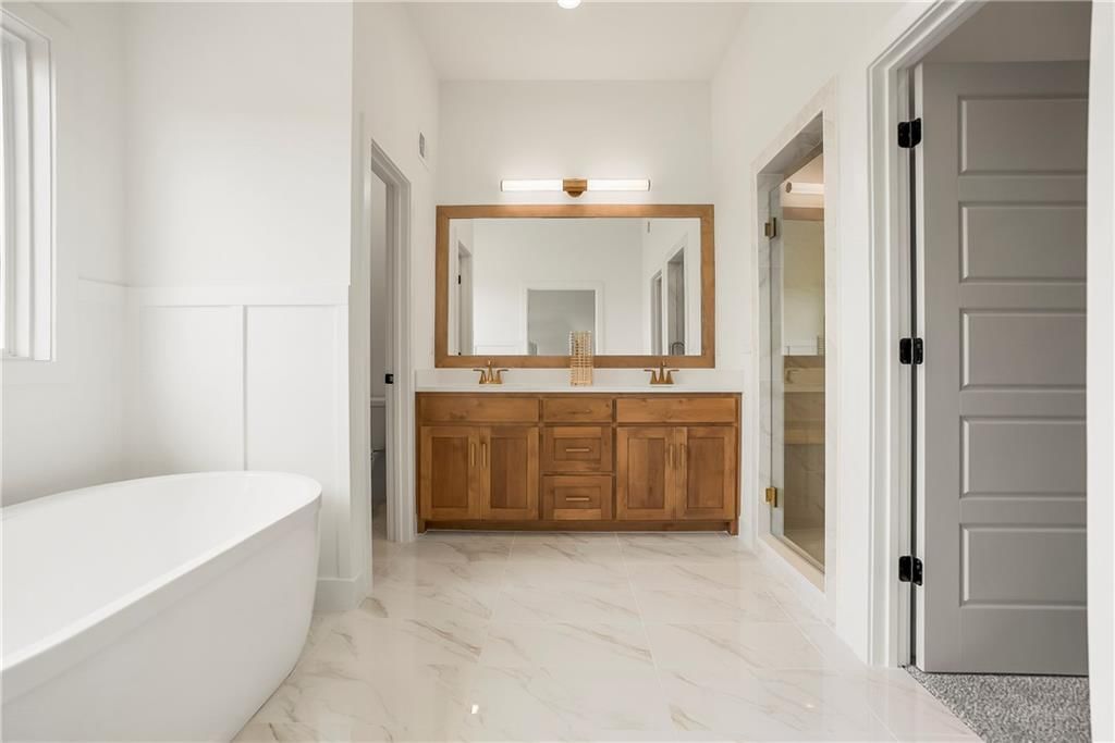 17809 Rainbow Boulevard — photo 31