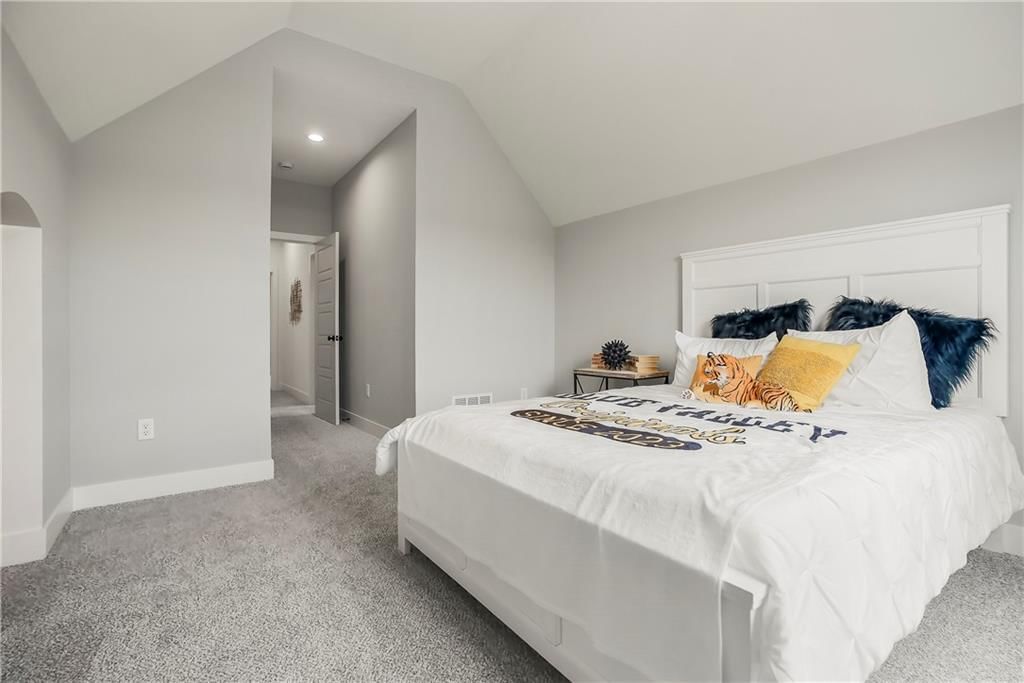 17809 Rainbow Boulevard — photo 36